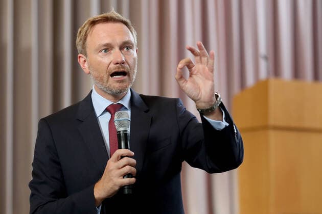 Christian Lindner on 28 08 2020 in Paderborn Chairman of the Bundestag of the Free Christian Democrats Christian Lindner guest in Paderborn Photo osnapix Christian Lindner in Paderborn MH