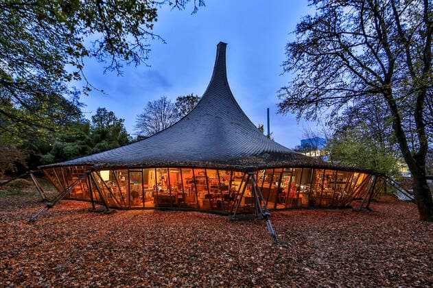 Architektur von Frei Otto Das Institut für leichte Flächentragwerke in Vaihingen, Institutsgebäude