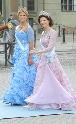 Sweden Wedding 19 06 2010 Madeleine Therese Amelie Josephine Princess of Sweden and Duchess of Haelsingland and Gaestrikland Mother, Silvia Renate, Queen of Sweden Queen, Princess of Sweden, née Sommerlath in the Parade Court of the Royal Castle, Hoegvaktsterrassen, Stockholm, Sweden, at the wedding cere
