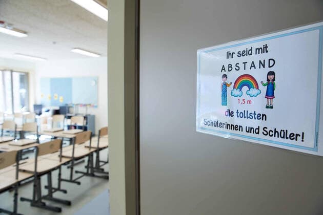 Vienna 03 09 2020 Corona crisis On 07 09 the new school year begins in Vienna, which is completely under the impression of the corona pandemic Although the classes should be normally occupied, comprehensive hygiene rules a