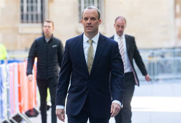 . 06 09 2020. London, United Kingdom. Foreign Secretary, Dominic Raab, gives an interview outside the BBC studios before arriving for The Andrew Marr Show. Dominic Raab on the Andrew Marr Show. BBC Studios, London.  xMarkxThomasx xi-Imagesx IIM-21573-0016