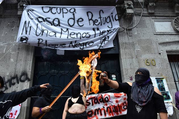 Feminist groups take over the facilities of the Human Rights Commission (CNDH) to use it as shelter for victims of gender violence and to protest for female rights. Where: Mexico City, Mexico When: 06 Sep 2020 Credit: Eyepix Cover Images **EDITORIAL USE ONLY** Copyright: xCarlosxTischlerx 40834964 EDITORIAL USE ONLY. NOT FOR USE BY NEWSPAPERS BASED IN THE UK.