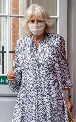 . 08 09 2020. London, United Kingdom. Camilla, The Duchess of Cornwall, during a visit to Ivydale Primary School in London, on International Literacy Day, where she opened the school s new library and launched the National Literacy Trust s Virtual School Library.  xPoolx xi-Imagesx IIM-21580-0011