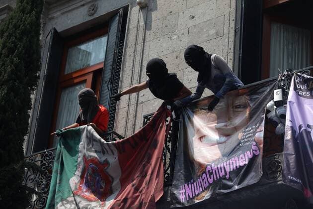 News Bilder des Tages Women demonstrate as they occupy of the headquarters of the National Human Rights Commission to protest gender violence and the lack of action of the Government, in Mexico City, Mexico, 8 September 2020. Women protest at the headquarters of the National Human Rights Commission !ACHTUNG: NUR REDAKTIONELLE NUTZUNG!  Copyright: xSáshenkaxGutiérrezx MEX6743 20200909-637352074273165642