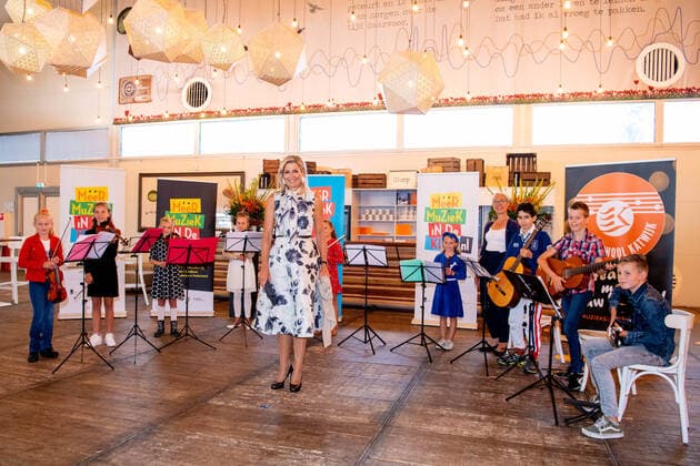 09-09-2020 Katwijk Queen Máxima attended the national Music Table Day (MuziekTafeldag), organized by the Méér Muziek in de Klas foundation, in the Theaterhangaar in Katwijk. During the national Music Table Day, representatives of education, municipalities and cultural institutions came together, both physically and online.  Copyright: xPPEx