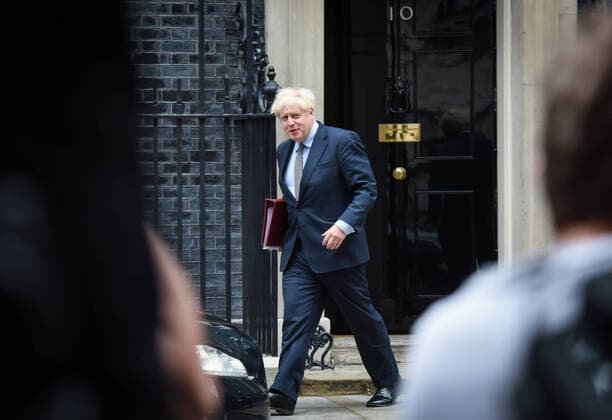Image Licensed to Parsons Media. 09 09 2020. London, United Kingdom. Prime Minister PMQS. Prime Minister Boris Johnson, leaves 10 Downing Street for the House of Commons, to attend the Prime Minister s Questions, this morning.  Copyright: xGustavoxValientex xParsonsxMediax PAR-6842-0005