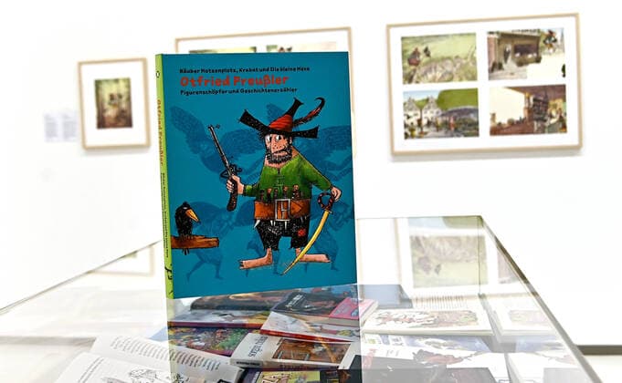 Mit einer umfangreichen Schau wuerdigt die Ludwiggalerie Schloss Oberhausen erstmals die charakteristischen Illustrationen der teils als Klassiker der Kinderliteratur geltenden Werke des Autors Otfried Preussler (Preußler 1923-2013), (Foto vom 10.09.2020). Ueber drei Etagen hinweg sind ab Samstag bis zum 10. Januar mehr als 300 Zeichnungen, Buecher, Fotos und Filmrequisiten zu sehen. Sie haben weltweit bekannten Preussler-Figuren wie dem Raeuber Hotzenplotz, der kleinen Hexe oder der Romangestalt Krabat ein Gesicht gegeben. (Siehe epd-Meldung vom 10.09.2020) Hotzenplotz und kleine Hexe: Ausstellung erinnert an Otfried Preussler *** With an extensive show, the Ludwiggalerie Schloss Oberhausen is for the first time paying tribute to the chara Copyright: epd-bild UdoxGottschalk EDITORIAL USE ONLY