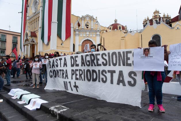 September 10, 2020, Xalapa, Veracruz, Mo xico: Companions and colleagues of Julio Valdivia demonstrate in the Plaza Lerdo in the Center of Xalapa to demand justice for another journalist murdered in the state. Xalapa MÃ xico - ZUMAqp1_ 20200910_zip_qp1_006 Copyright: xHectorxAdolfoxQuintanarxPerezx