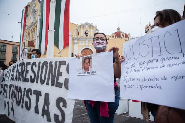 September 10, 2020, Xalapa, Veracruz, Mo xico: Companions and colleagues of Julio Valdivia demonstrate in the Plaza Lerdo in the Center of Xalapa to demand justice for another journalist murdered in the state. Xalapa MÃ xico - ZUMAqp1_ 20200910_zip_qp1_007 Copyright: xHectorxAdolfoxQuintanarxPerezx