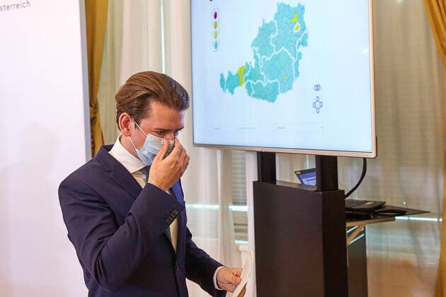 Vienna 11 09 2020 Corona crisis This morning another press conference of the top government on the corona crisis and the corona traffic light took place in the Federal Chancellery PHOTO Federal Chancellor Sebastian Kurz ÖVP with the monitor of the corona traffic light Coron