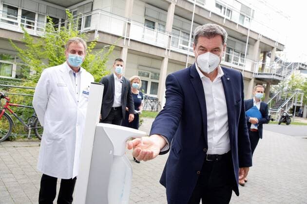 Minister President Dr Markus Söder, MdL, visits the Klinikum Nürnberg Süd Minister President Dr Markus Söder, MdL, visited the Klinikum Nürnberg Süd on 11 September 2020 and informed himself, among other things, about the work in the hospital during the Corona Pandemic ATTENTION Editorial Use Only, with full credit imago images Bavarian State