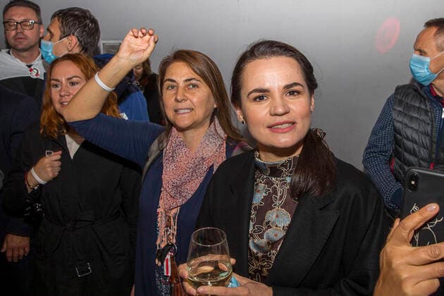 Bilder des Jahres 2020, News 09 September News Themen der Woche KW37 News Bilder des Tages 2020-09-11 Vilnius Lithuania. Belarus opposition leader Svetlana Tikhanovskaya celebrates her birthday in a restaurant in Vilnius surrounded by friends, Belarus diaspora people, some Lithuanian politicians. Vilnius Lithuania  Copyright: xRokasxLukoseviciusx Belarus Lithuania Tikhanovskaya birthday