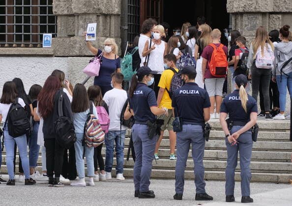 Bilder des Jahres 2020, News 09 September News Themen der Woche KW38 News Bilder des Tages Italy: School reopening After more than six months, schools in Italy reopen, the first day of school in Bergamo. Bergamo Italy Bergamo Italy Copyright: LucaxPonti