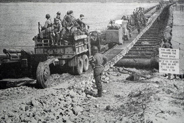 Black and white photograph of World War II (1939-1945) showing a pontoon bridge created by American engineers on the Rhine in a record time of six and a half hours. WorldxHistoryxArchive 917_33_WHA_134_0663