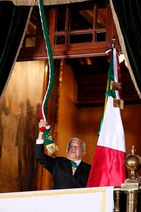 The president of Mexico, Andres Manuel Lopez Obrador, holds a cord with the colors of the Mexican flag from a balcony during the ceremony of the Cry of Independence, at the National Palace in Mexico City, Mexico, 15 September 2020. Lopez Obrador celebrated an unprecedented Cry for Independence on Tuesday in an environment marred by the coronavirus pandemic and several open political fronts. With the flag of Mexico, received from the hands of cadets of the Military College, the president appeared on the central balcony of the National Palace to give the traditional Grito in commemoration of the 210th anniversary of the beginning of Mexico s independence. Mexico celebrates ritual of Independence with an atmosphere marred by pandemic !ACHTU  Copyright: xJosexMendezx AME5153 20200916-637358371990876601