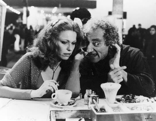IN GOD WE TRUST aka IN GOD WE TRU$T LOUISE LASSER, MARTY FELDMAN Date: 1980  Mandatory credit line: Image courtesy UNIVERSAL PICTURES Ronald Grant Archive Mary Evans