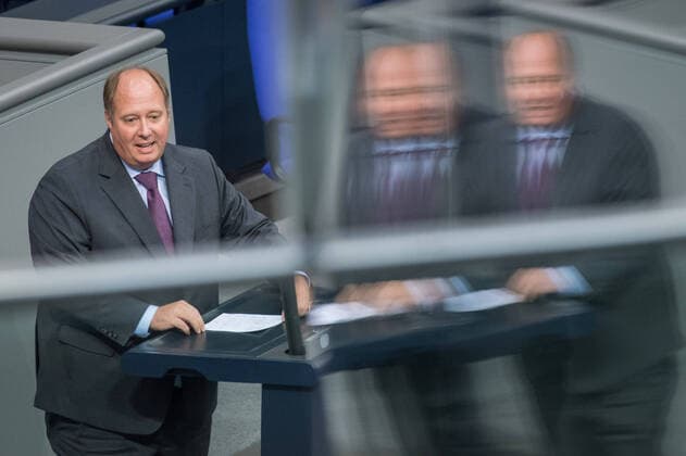 Berlin, Plenary Session in the Bundestag Germany, Berlin 16 09 2020 In the picture Helge Braun Federal Minister for Special Tasks, Head of the Federal Chancellery, CDU during the session of the German Bundestag Berlin Bundestag Berlin Germany