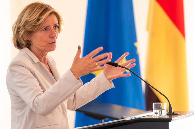 Prime Minister Malu Dreyer awards job-related titles 15 09 2020