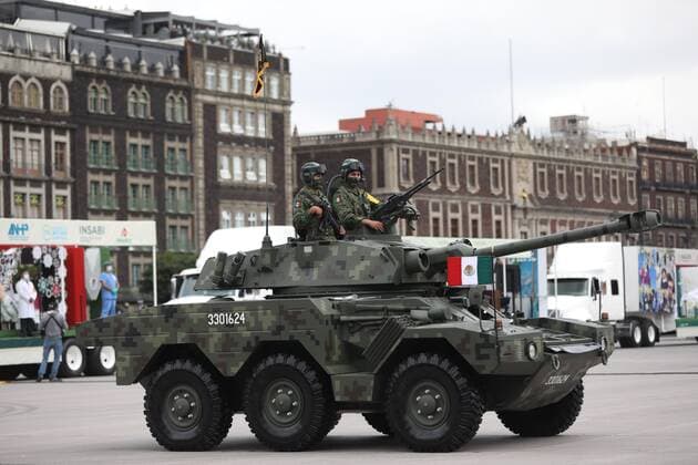 View of the military parade during the commemoration of the Independence Day, at the Constitution Square of Mexico City, Mexico, 16 September 2020. Mexico celebrates its Independence Day with the traditional military parade, this time without an audience due to the health contingency, in a new act that reinforces the role of the Armed Forces and doctors in the Government of Andres Manuel Lopez Obrador. Independence Day military parade in Mexico City !ACHTUNG: NUR REDAKTIONELLE NUTZUNG!  Copyright: xSashenkaxGutierrezx AME5230 20200916-637358872476796772