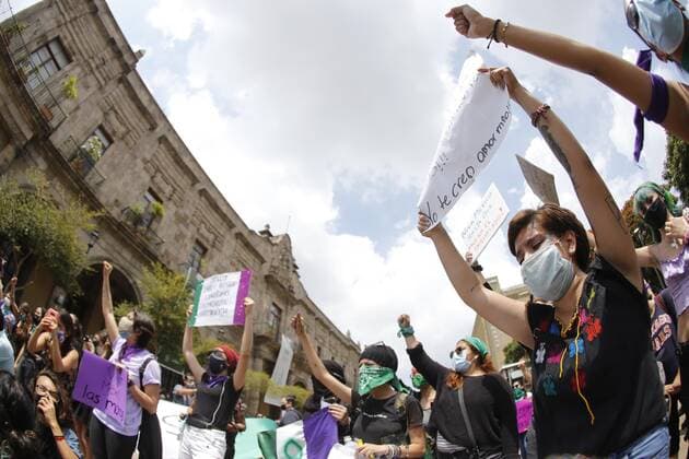 Feminists demonstrate against the Government of Andres Manuel Lopez Obrador in the roundabout of Illustrious Jalisco where they participate in their so-called Anti Grita de Independencia (Anti independence cry), during the 210th anniversary of the independence of Mexico, in Guadalajara, Jalisco state, Mexico, 16 September 2020. Feminist protest in Guadalajara !ACHTUNG: NUR REDAKTIONELLE NUTZUNG!  Copyright: xFranciscoxGuascox MEX7291 20200917-637358988775828318