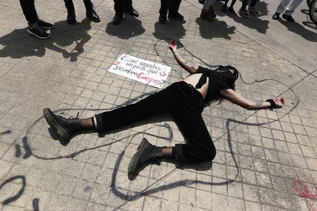 Feminists demonstrate against the Government of Andres Manuel Lopez Obrador in the roundabout of Illustrious Jalisco where they participate in their so-called Anti Grita de Independencia (Anti independence cry), during the 210th anniversary of the independence of Mexico, in Guadalajara, Jalisco state, Mexico, 16 September 2020. Feminist protest in Guadalajara !ACHTUNG: NUR REDAKTIONELLE NUTZUNG!  Copyright: xFranciscoxGuascox MEX7292 20200917-637358988789891001