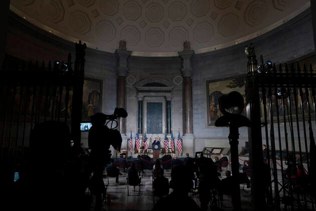 September 17, 2020, Washington, District of Columbia, USA: United States President Donald J. Trump makes remarks at the White House Conference on American History in observance of Constitution Day at the National Archives in Washington, DC on Thursday, September 17, 2020 Washington USA - ZUMAs152 20200917_zaa_s152_124 Copyright: xAlexxEdelmanx