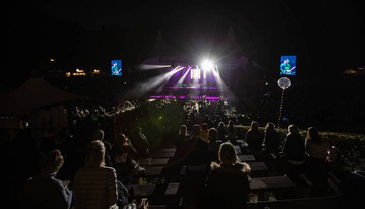 Wincent Weiss Concert Berlin 2020 Berlin, 18 09 20, viewers follow the Wincent Weiss concert of the Back to live Open Airs 2020 at the Waldbuehne Berlin Berlin Deutschland Waldbuehne