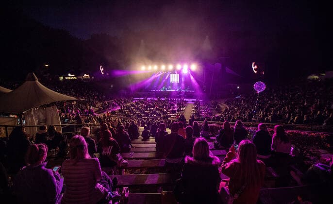 Wincent Weiss Concert Berlin 2020 Berlin, 18 09 20, viewers follow the Wincent Weiss concert of the Back to live Open Airs 2020 at the Waldbuehne Berlin Berlin Deutschland Waldbuehne
