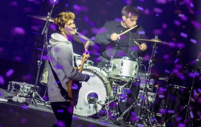 Wincent Weiss concert Berlin 2020 Berlin, 18 09 20, Florian Kettler drums and singer Wincent Weiss l at the concert of the Back to live Open Airs 2020 in the Waldbuehne Berlin Berlin Deutschland Waldbuehne