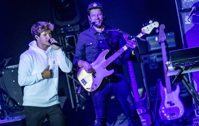 Wincent Weiss concert Berlin 2020 Berlin, 18 09 20, Manfred Sauer bass and singer Wincent Weiss l at the concert of the Back to live Open Airs 2020 in the Waldbuehne Berlin Berlin Deutschland Waldbuehne