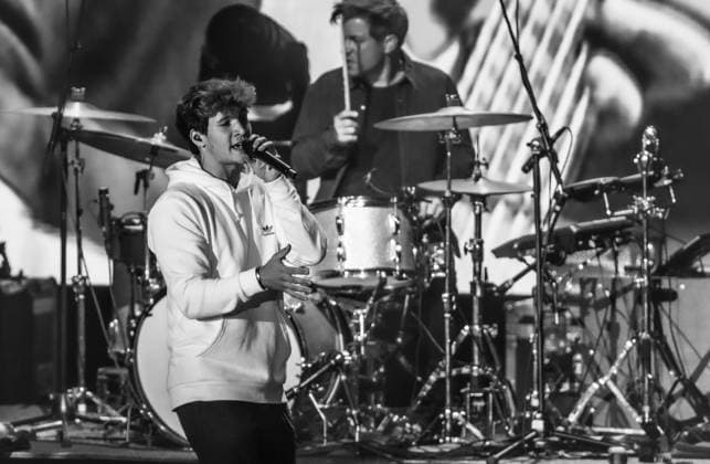 Wincent Weiss concert Berlin 2020 Berlin, 18 09 20, Florian Kettler drums and singer Wincent Weiss l at the concert of the Back to live Open Airs 2020 in the Waldbuehne Berlin Berlin Deutschland Waldbuehne