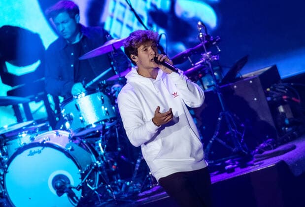 Wincent Weiss concert Berlin 2020 Berlin, 18 09 20, Florian Kettler drums and singer Wincent Weiss at the concert of the Back to live Open Airs 2020 in the Waldbuehne Berlin Berlin Deutschland Waldbuehne