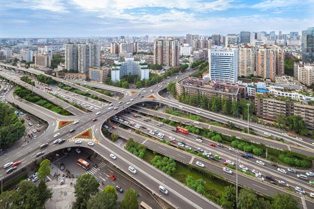 IMAGO Nature: Unsere Erde, Umweltprobleme, Überbevölkerung Aerial photo of Renmin South Road overpass building on Second Ring Road, Chengdu City, Sichuan Province, China  773692385107378253