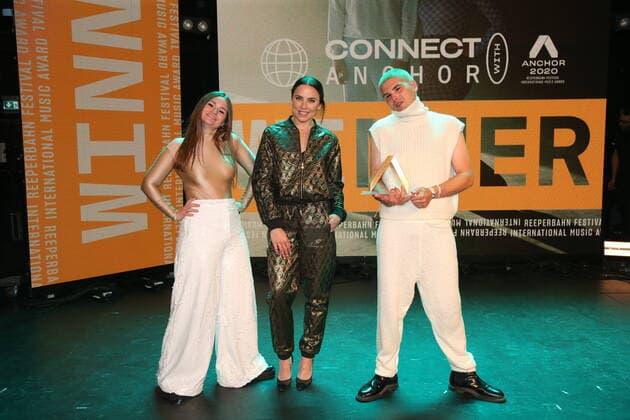 Hamburg Inez and Demian von Etna from Dresden and Mel C Melanie Chisholm at the presentation of the Anchor Award 2020 in the St Pauli Theater Hamburg Reeperbahn Festival International Music Award 19 9 2020
