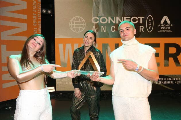 Hamburg Inez and Demian von Etna from Dresden and Mel C Melanie Chisholm at the presentation of the Anchor Award 2020 in the St Pauli Theater Hamburg Reeperbahn Festival International Music Award 19 9 2020