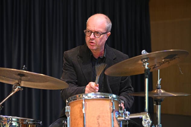 Concert of the Gasselsberger Trio mg3 , at the Landesmusikschule Gmunden, as part of the Salzkammergut Festwochen in Gmunden , on 20 09 20 The picture shows the drummer Gerald Endstrasser 2020 Concert of the Gasselsberger Trio mg3 , at the Landesmusikschule Gmunden, as part of the Salzkammergut Festwochen in Gmunden , on 20 09 20