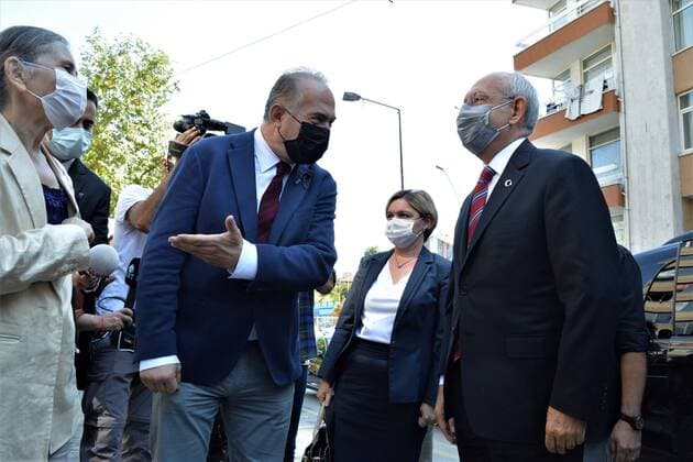 September 22, 2020, Ankara, Turkey: Leader of the main opposition People s Republican Party (CHP), KEMAL KILICDAROGLU (R) meets with SINAN ADIYAMAN (C), Head of the Turkish Medical Association (TTB), after the association was targeted by the government s side for unveiling reports related to the coronavirus (COVID-19) outbreak. Ankara Turkey - ZUMAg241 20200922_zip_g241_003 Copyright: xAltanxGocherx