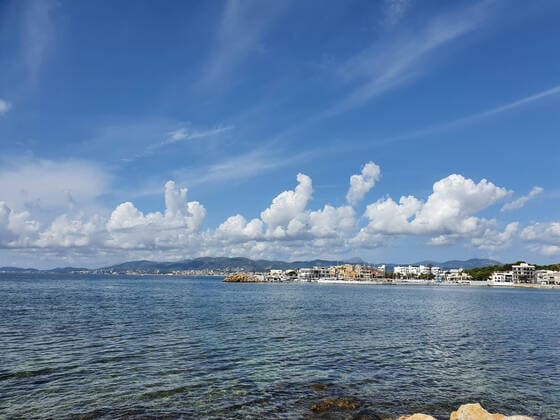 Theme photo Corona, vacation, Mallorca, 22 09 2020 The bay of the Playa de Palma Mallorco with dramatic clouds, Theme photo Corona, vacation, Mallorca Jogi Eibner Press photo Copyright: xAugstx xEibner-Pressefotox EP_jat