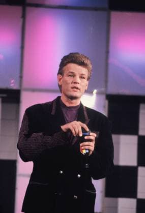Moderator Frank Papke bei einem Auftritt bei Musikrevue am 16.11.1990 *** Presenter Frank Papke at a performance at Musikrevue on 16 11 1990