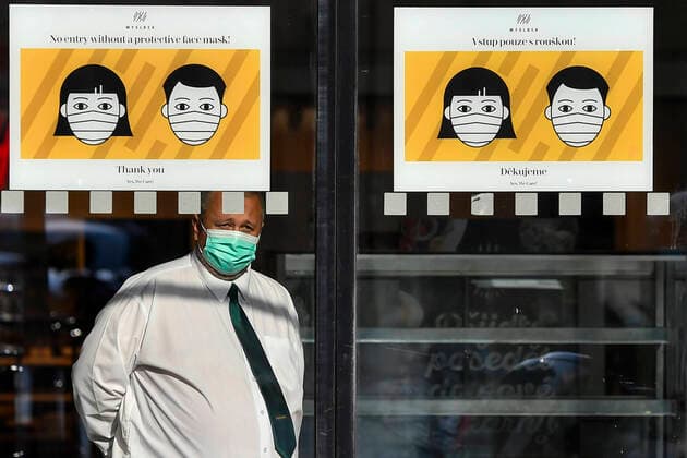 Security man wears a protective mask due to the COVID-19 virus outbreak at the shopping gallery Myslbek in Prague, Czech Republic, September 23, 2020. (CTKxPhoto VitxSimanek) CTKPhotoP202009230349401 VIS 002 K