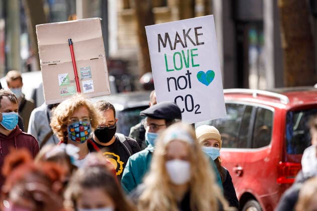 Thousands demonstrate at the 6 Global Climate Strike with Fridays for Future on the Cologne Rings Cologne, 25 09 2020 Foto:xC.xHardtx xFuturexImage