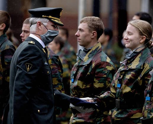 25-09-2020 Brussels King Philippe - Filip of Belgium and Crown Princess Elisabeth pictured during the Blue Berets parade during which the first-year students of the Royal Military Academy, who successfully completed the military initiation phase, are presented with a blue beret, in Brussels. Crown Princess Elisabeth is a first-year student at the Royal Military Academy (KMS-ERM - Koninklijke Militaire School - Ecole Royale Militaire, this year.  Copyright: xPPEx