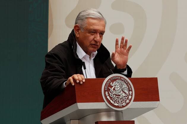 The president of Mexico, Andres Manuel Lopez Obrador meets with the parents of the 43 disappeared students from Ayotzinapa, at the National Palace in Mexico City, Mexico 26 September 2020. The president of Mexico, Andres Manuel Lopez Obrador, announced this Saturday that there are arrest warrants in force against members of the Federal Police and the Army for the disappearance of the 43 students from Ayotzinapa, a case that is six years old this Saturday. Lopez Obrador announces arrest warrants against the military in the Ayotzinapa case !ACHTUNG: NUR REDAKTIONELLE NUTZUNG!  Copyright: xJoséxMéndezx MEX7879 20200926-637367484914597196