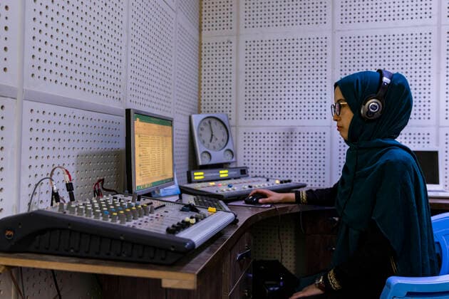 (200927) -- HERAT, Sept. 27, 2020 -- An Afghan female works at a local radio station in Herat city, western Afghanistan, Sept. 26, 2020. (Photo by Xinhua) AFGHANISTAN-HERAT-FEMALE WORKER ElahaxSahel 