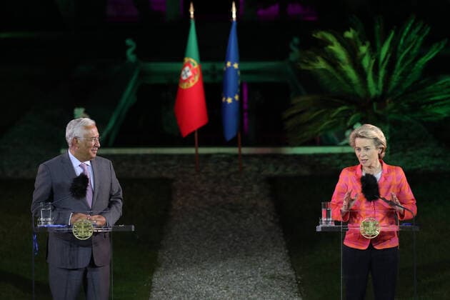 (200929) -- LISBON, Sept. 29, 2020 -- Portuguese Prime Minister Antonio Costa (L) and European Commission President Ursula von der Leyen attend a press conference after their meeting in Lisbon, Portugal, on Sept. 28, 2020. (Photo by Xinhua) PORTUGAL-EUROPEAN COMMISSION-PRESIDENT-VISIT PedroxFiuza 