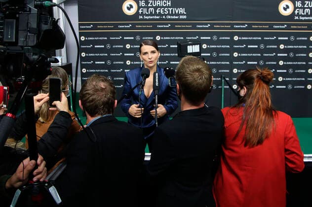 Juliette Binoche at the premiere of the feature film La bonne Ã pouse and the presentation of the ZFF Golden Icon Award at the 16 Zurich Film Festival 2020 in the cinema Corso Zurich, 30 09 2020 Foto:xA.xBuggex xFuturexImage