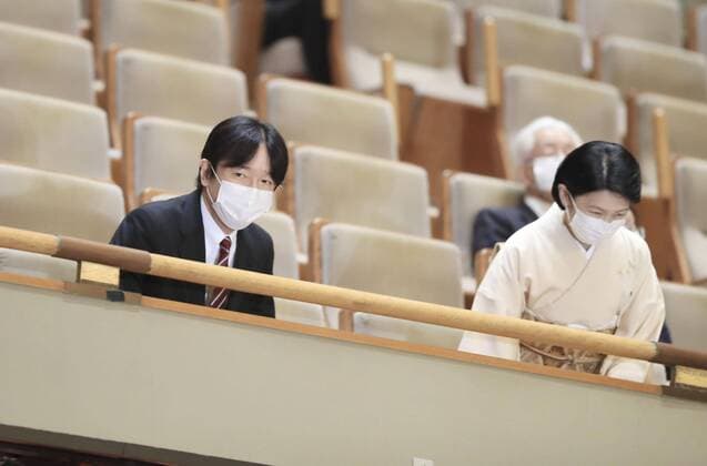 Japanese crown prince Japanese Crown Prince Fumihito and Princess Kiko attend a cultural event in Tokyo on Oct. 1, 2020, wearing face masks to prevent coronavirus infection. (Pool photo) 