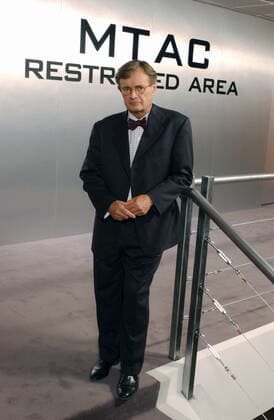 NAVY NCIS : NAVAL CRIMINAL INVESTIGATIVE SERVICE aka NCIS DAVID MCCALLUM as Dr. Donald Mallard Date: 2003  Mandatory credit line: Image courtesy BELISARIUS PRODUCTIONS CBS Ronald Grant Archive Mary Evans