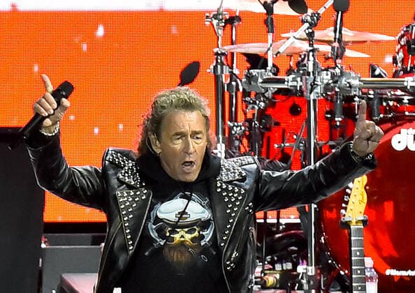 02 10 2020, xlakx, entertainment music, Peter Maffay concert emspor, from l Peter Maffay,Back to Live Open Airs 2020 in the Waldbuehne,Berlin Berlin