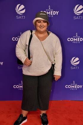 Influencer Selfiesandra comes to the presentation of the German Comedy Award 2020